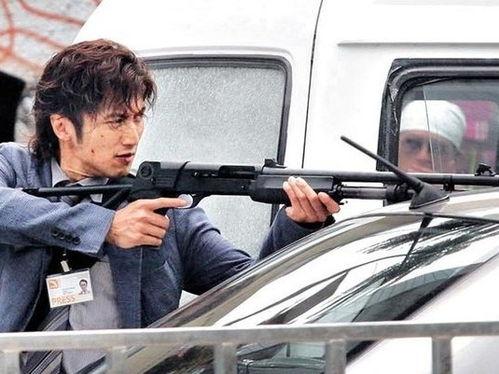 逆战爆料谢霆锋视频,谢霆锋神秘亮相，揭秘电影幕后精彩瞬间